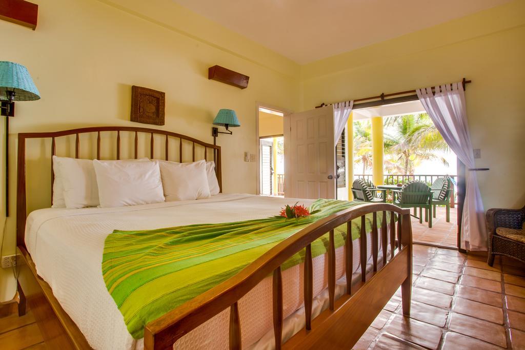 Robert'S Grove Beach Resort Placencia الغرفة الصورة